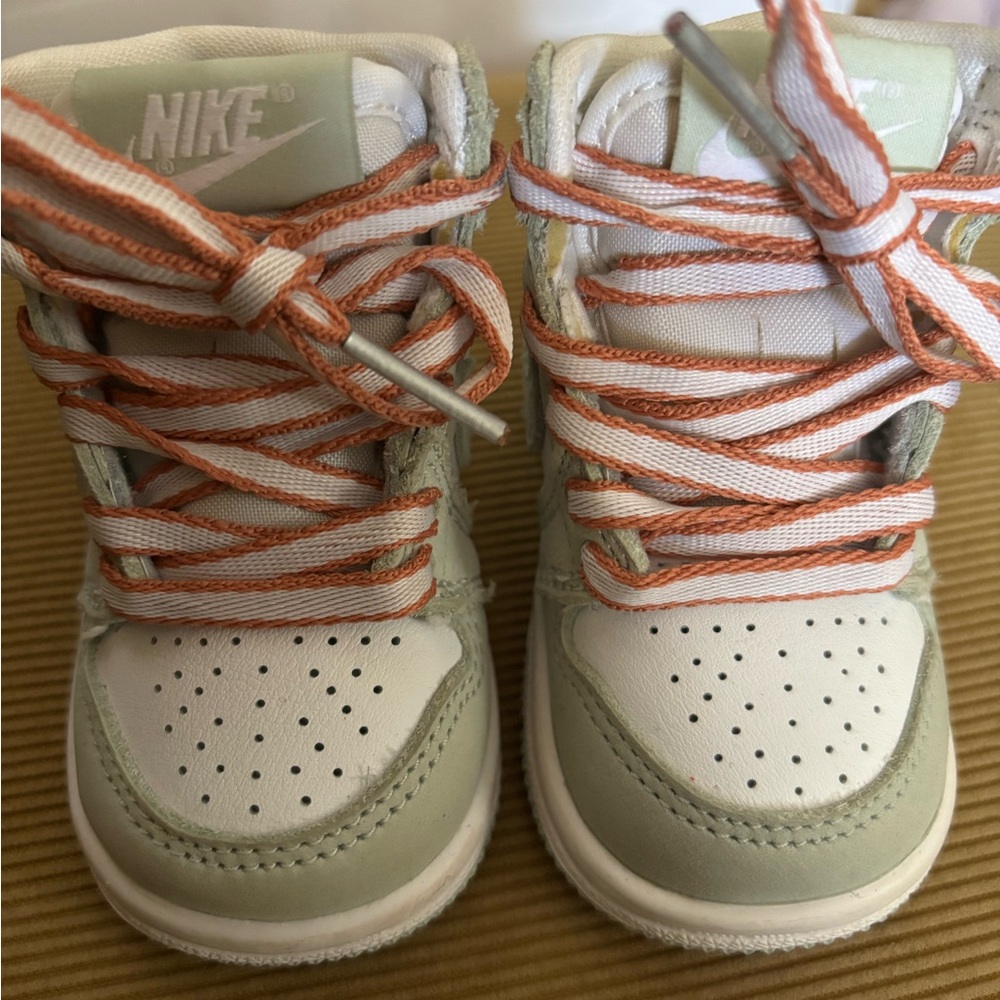 Nike Kids Shoes - White and Green